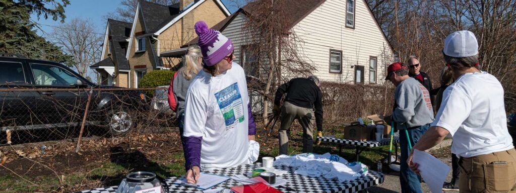 pontiac volunteers photo